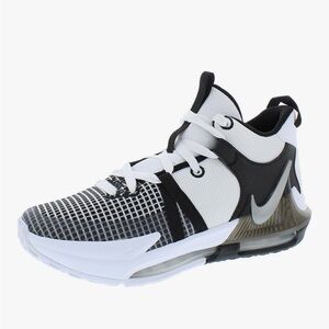 NIKE Lebron Witness Basketball Shoes size 9.5 NWT